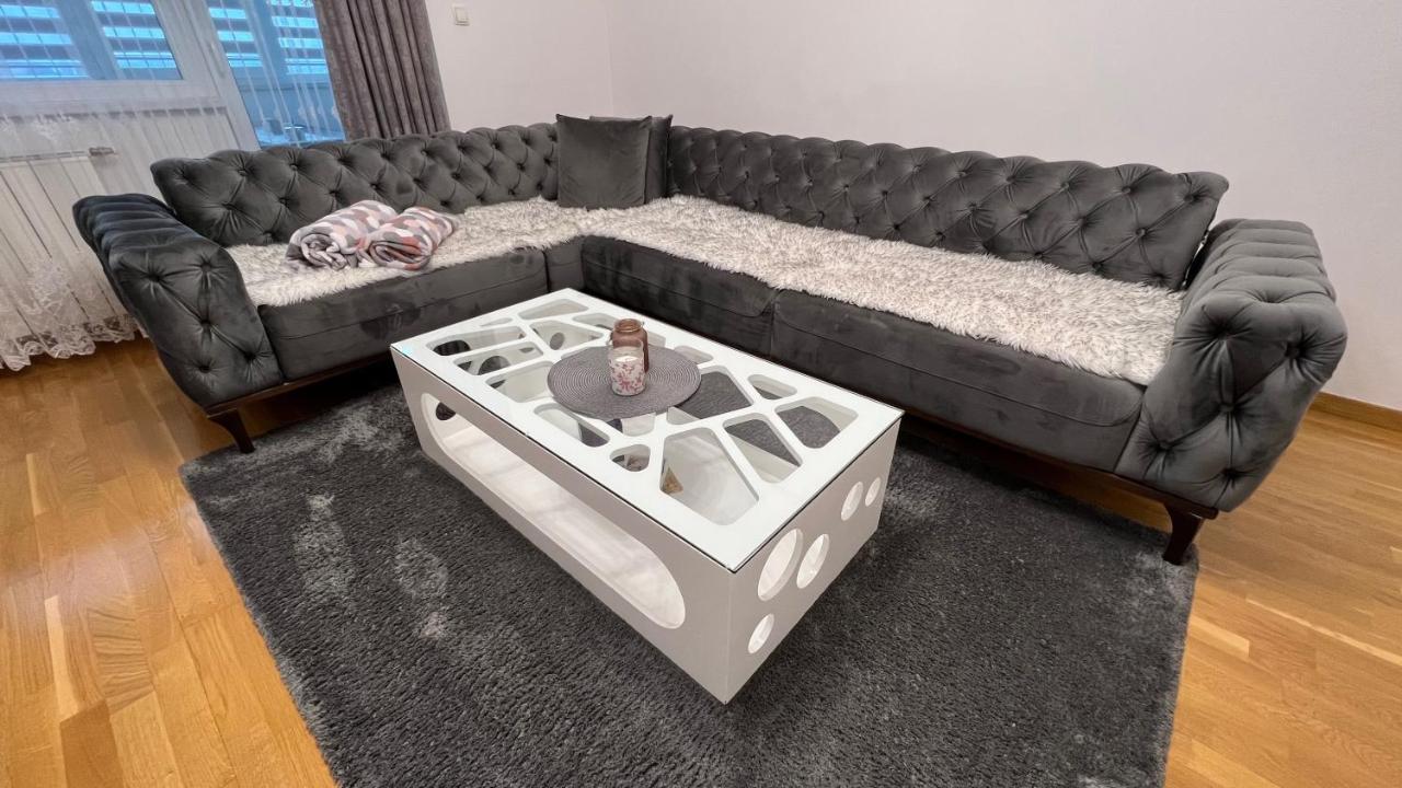 Apartman Nejra Tuzla Eksteriør bilde